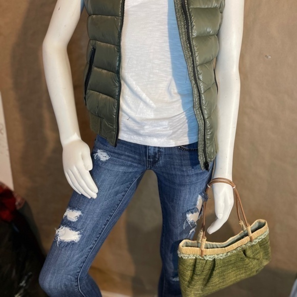 AEO American Eagle puffy vest army green size medium